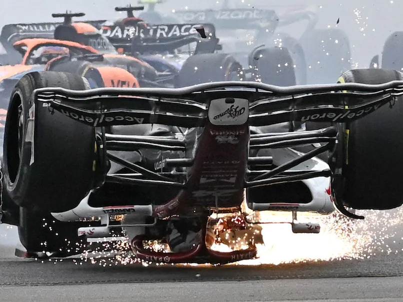 Viral Video : F1 ट्रैक पर भिड़ीं कई गाड़ियां, हैरतअंगेज़ तरीके से बचे ड्राइवर ने बताई ये बात...