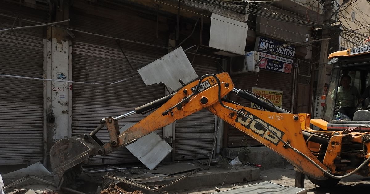 नीतीश अपने राज में बसाए घर भी तुड़वा रहे, लोगों के आशियाना उजाड़ने को तैयार बुलडोजर!