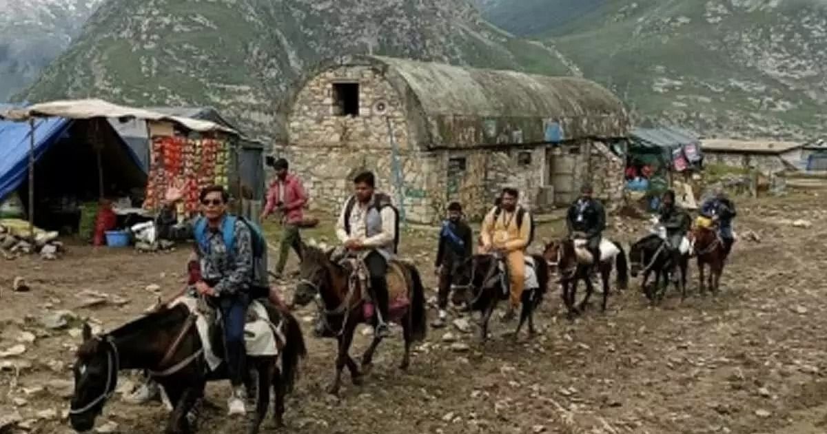 फिर से शुरू हुई अमरनाथ यात्रा, दर्शन के लिए 6,415 तीर्थयात्रियों का एक और जत्था जम्मू से रवाना