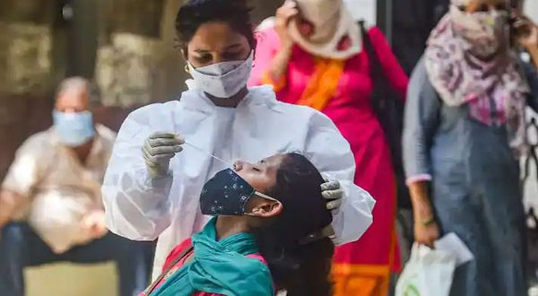 महाराष्ट्र में मिले कोरोना के 2,962 नए मामले, छह मरीजों की मौत