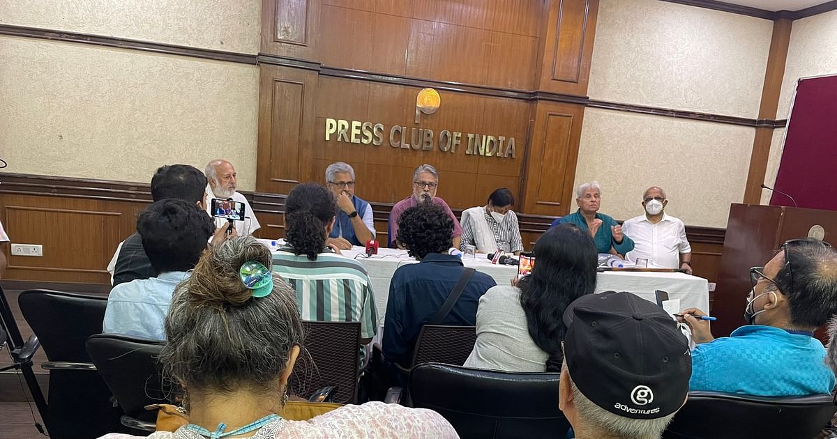 'सरकारी तंत्र के दम पर पत्रकारों का हो रहा उत्पीड़न, मीडिया संगठनों को साथ मिलकर देनी होगी कानूनी मदद'