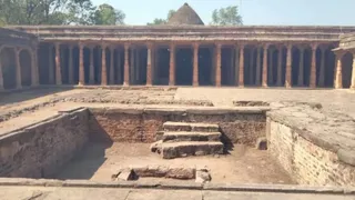 मंदिर या मस्जिद? भोजशाला मामले में कोर्ट ने तय की नमाज की टाइमिं